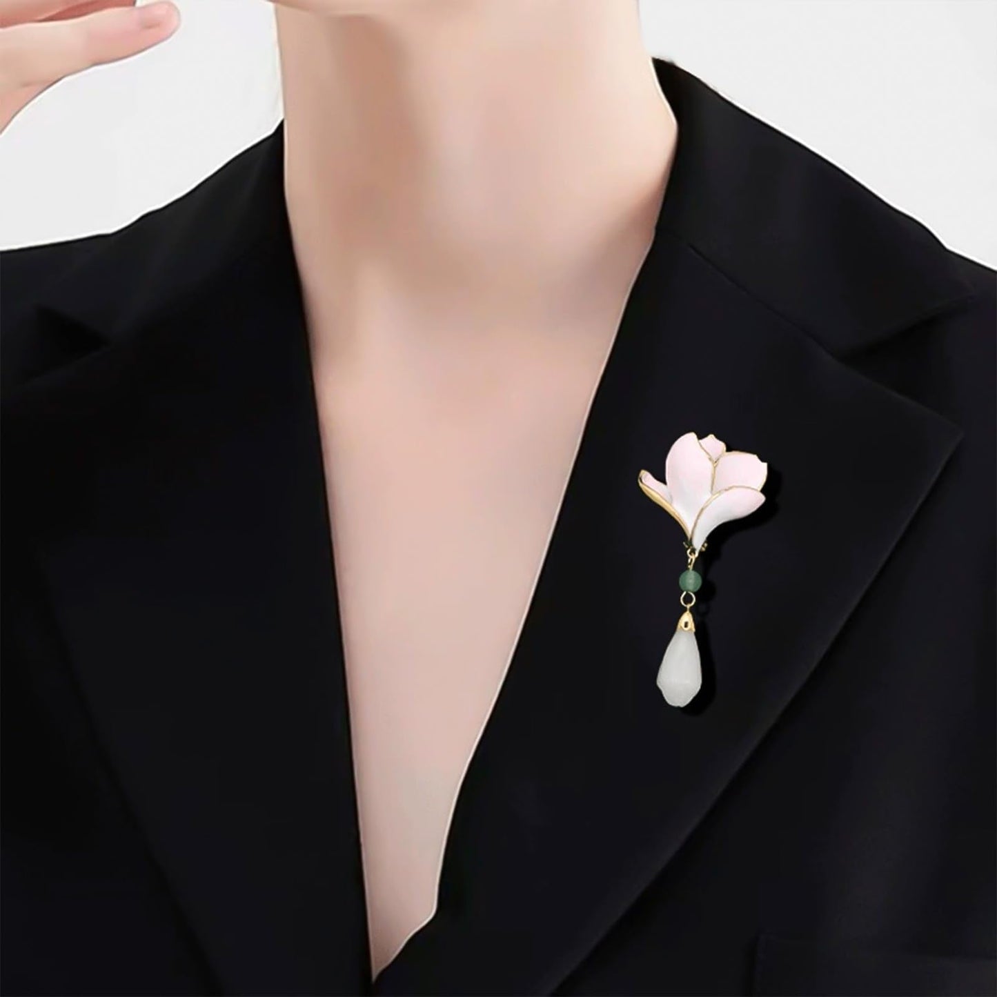 HETICA Women Animal Floral Brooch Pin Accessory Perfect as a Gift for Anniversary Celebrations, Parties, Or Everyday Wear (Magnolia)