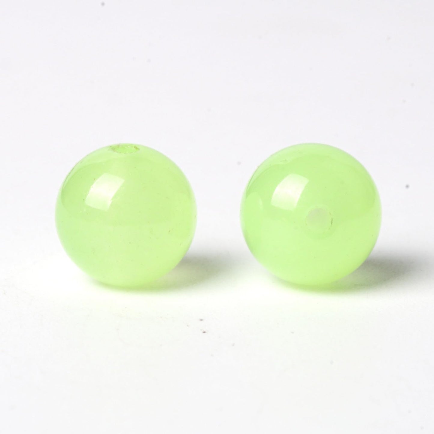 100Pcs Natural Stone 8mm Mint Green Jasper Round Loose Gemstone Energy Healing Beads Hole Size 1mm DIY Smooth Beads for Bracelet Necklace Earrings Jewelry Making