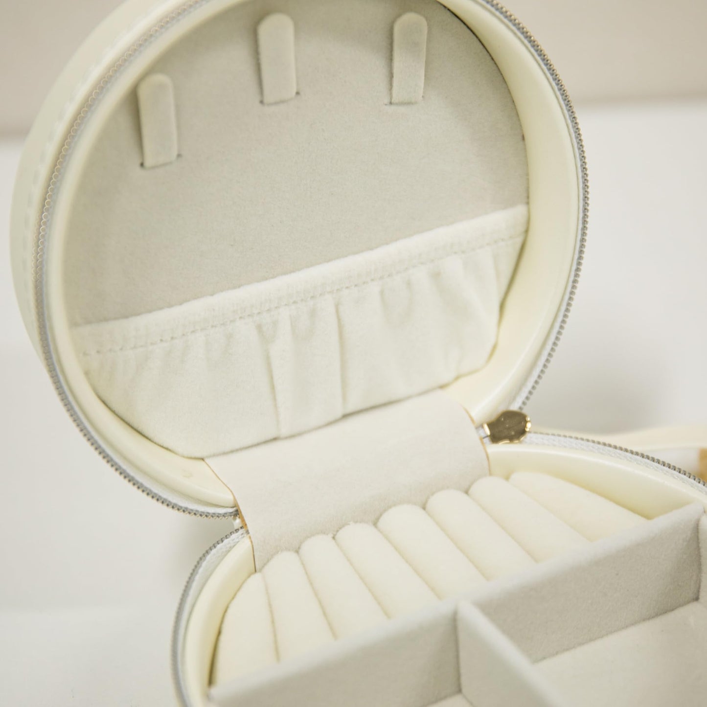 COLLECTIVE HOME Monogram Jewelry Box for Travel - 4.5 Inch Spacious Organizer with Zipper Closure, Gold Chain & Letter Engraving, Personalized Gift Case for Women/Bridesmaids (r)