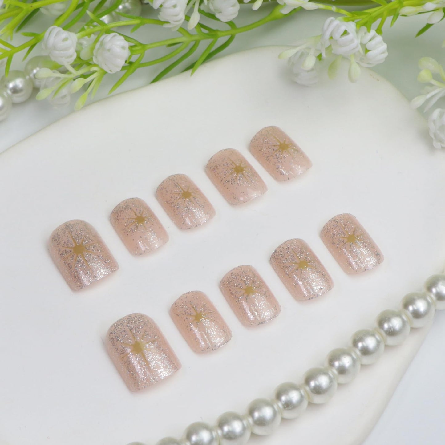 Short Press on Nails Square Fake Nails Nude Acrylic Nails Press ons with Gold Stars Design Glitter Artificial Stick on Nail for Women 24Pcs