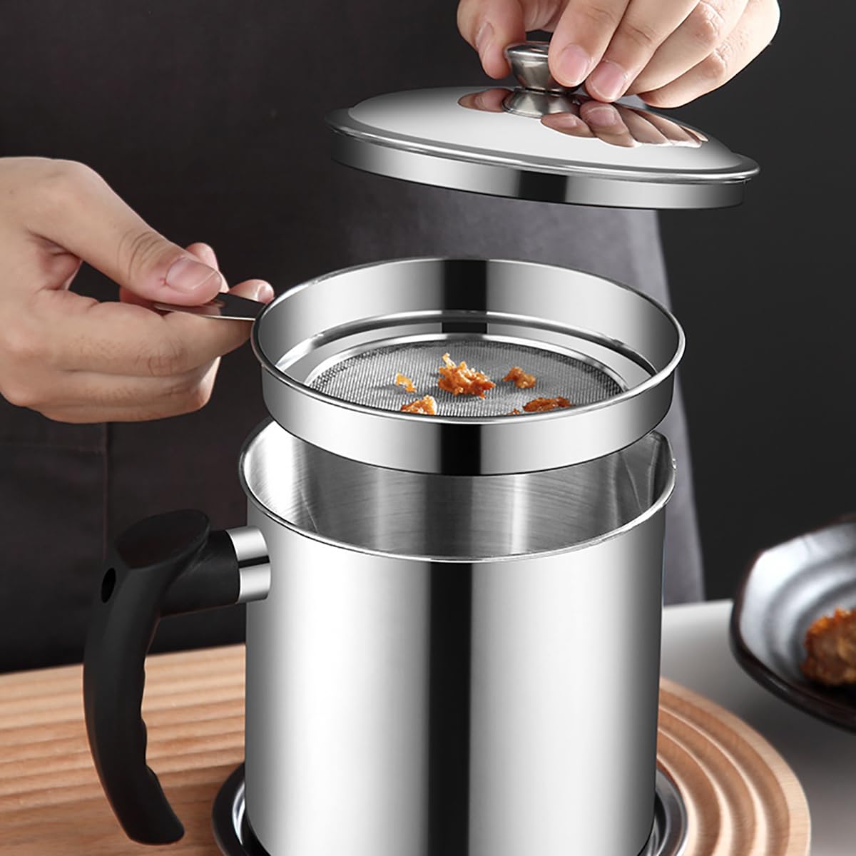 YYJINGYOU Grease Container with Fine Mesh Strainer kitchen oil storage tank pot 1.3L