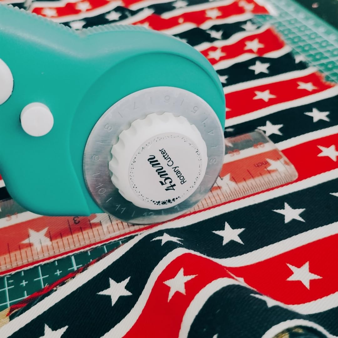 AMASEWART 45mm Rotary Cutter and Mat Set, Fabric Cutter Wheel and 12x18 Inch Self Healing Sewing Cutting Mat, Fabric Rotary Cutter with 5pcs Rotary Blades for Quilting Patchworking Crafts, Turquoise