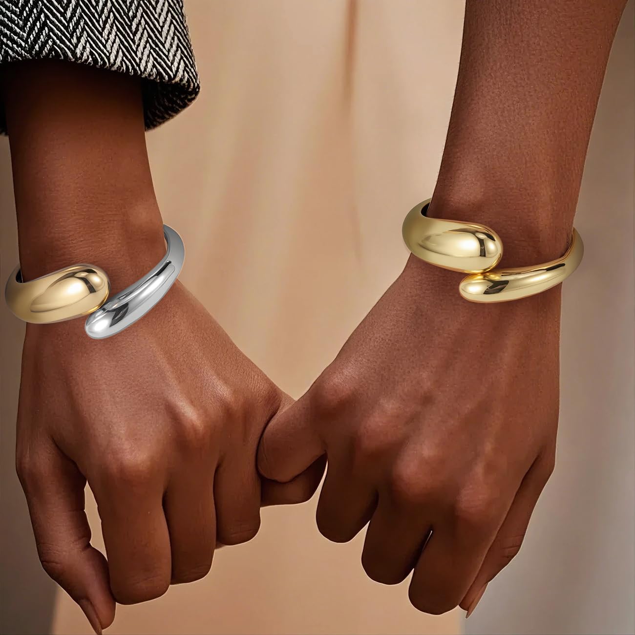 Emibele Cuff Bracelet Stack, 18K Gold-plated Open Bangle Bracelet with Teardrop Design, Hinged Gold Cuff Bracelets for Women, 2 Pack