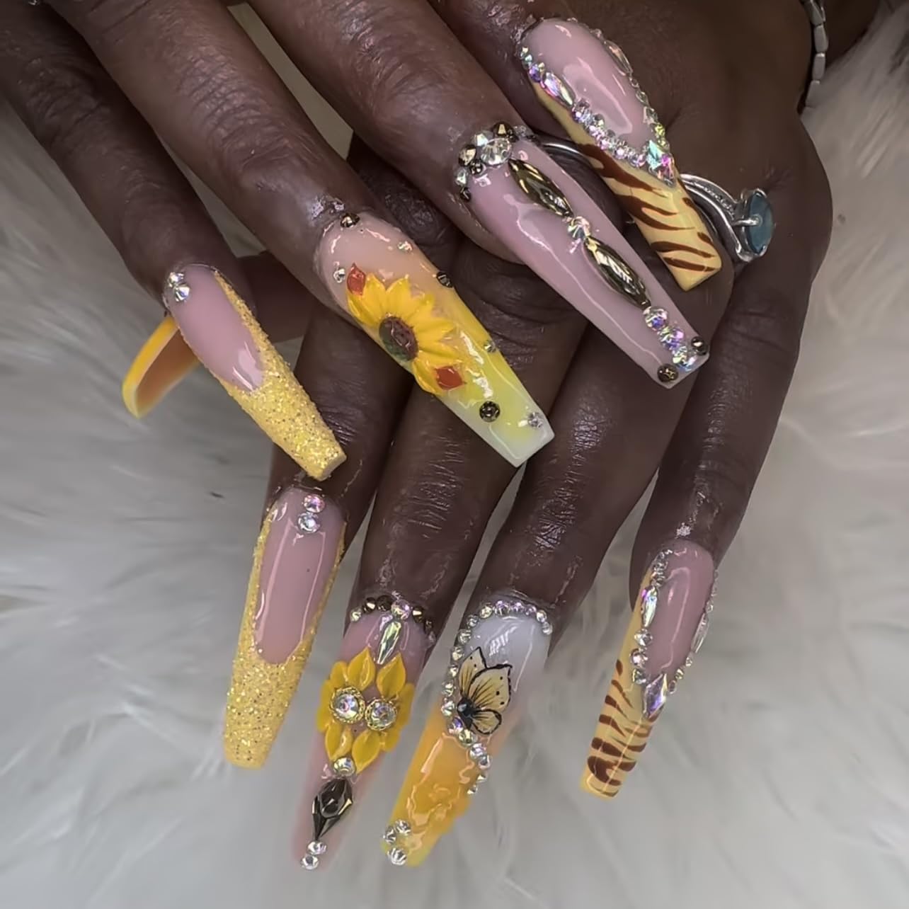 HaFLoNa- Set 24Pcs 3D Half Sunflower Flower Nails Cjharms, 3D Acrylic Flowers Handmade For Nail - Short & Medium Size | Exquisite Floral Accents for Crafts and Designs (Half sunflower)