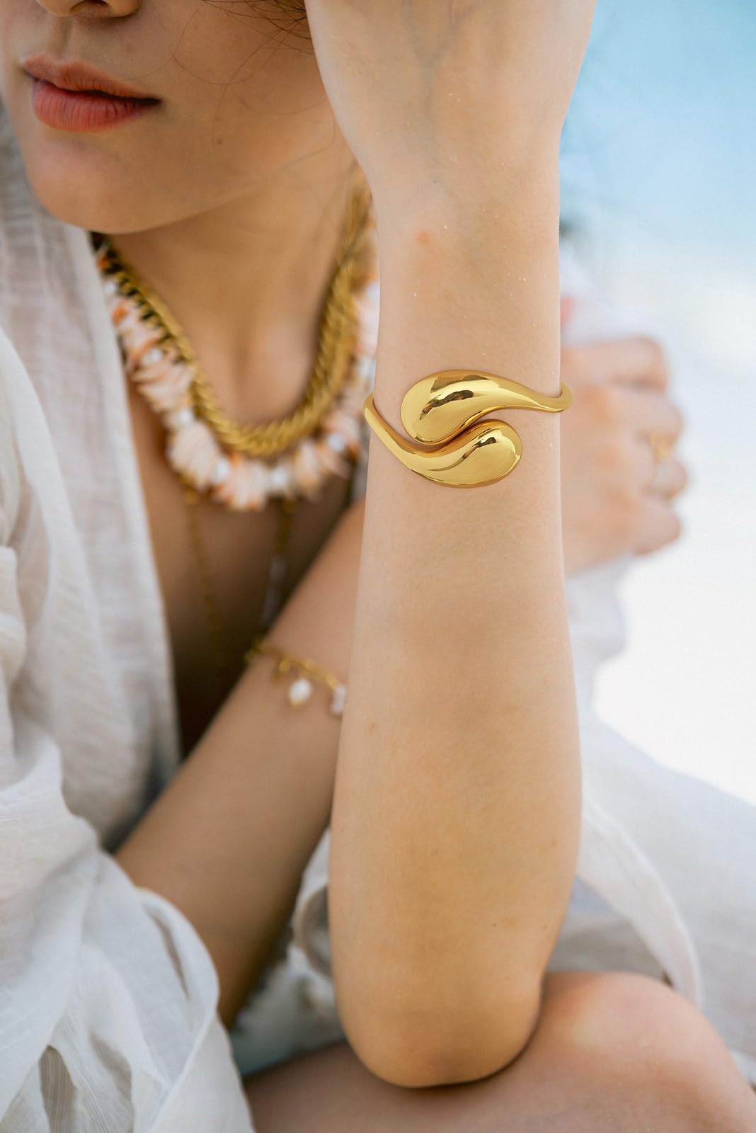 ENSKEFEN Gold Chunky Teardrop Cuff Bracelets for Women Gold Polished Waterdrop Bypass Bracelet Statement Arm Cuff Bangles Minimalist Hinged Bangle Bracelets