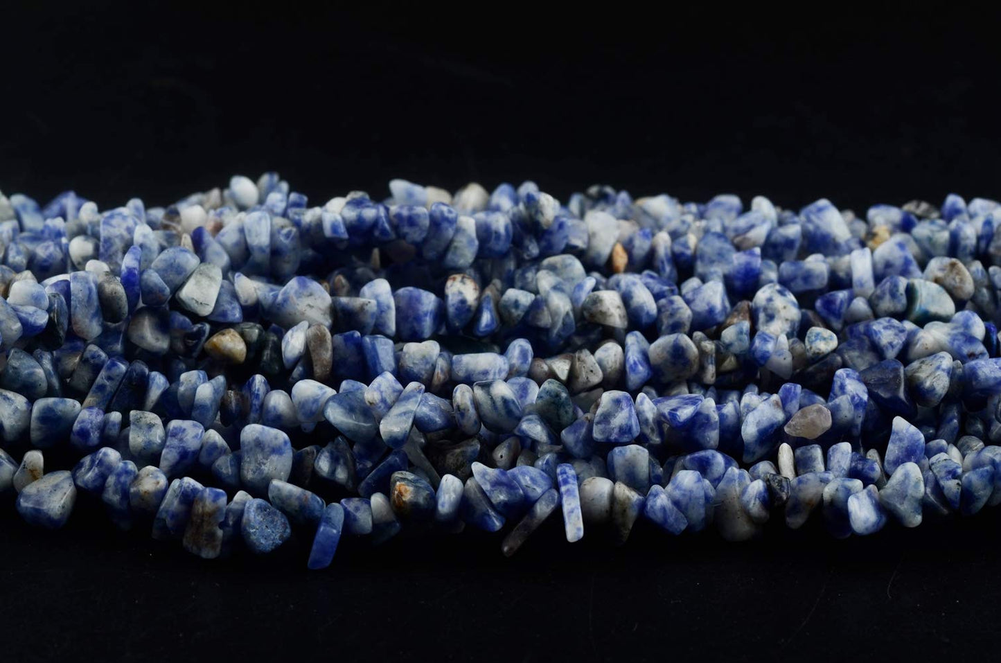 Natural Chip Stone Beads Blue Sodalite 5-8mm About 400 Pieces Irregular Gemstones Healing Crystal Loose Rocks Bead Hole Drilled DIY for Bracelet Jewelry Making Crafting (5-8mm, Blue White Sodalite)