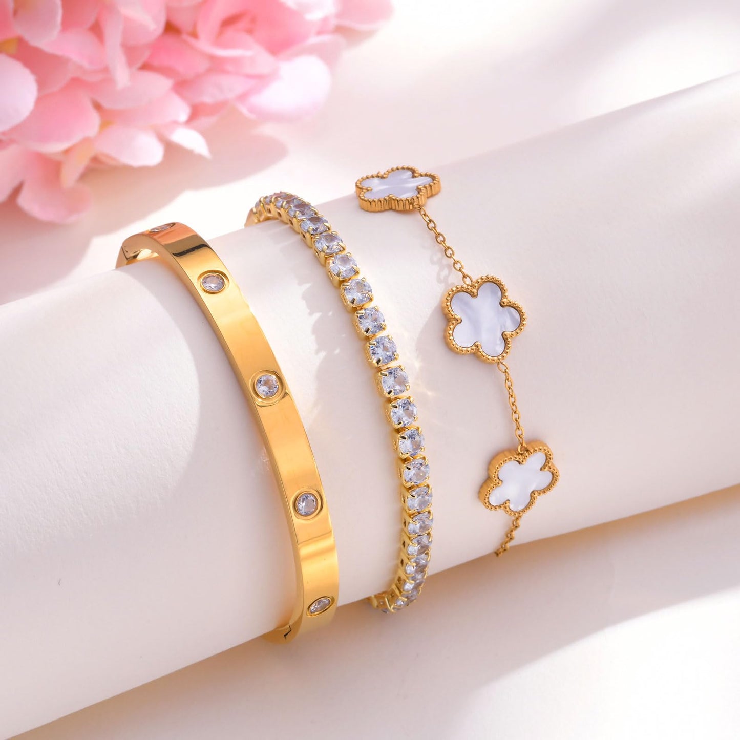MPRAINBOW 18K Gold Plated Stainless Steel Womens Stackable Floral Bracelet Set, Bangle Chain Non Tarnish, Trendy Jewelry Gifts for Girlfriend, Christmas, Valentines, Birthday, White, 3Pcs