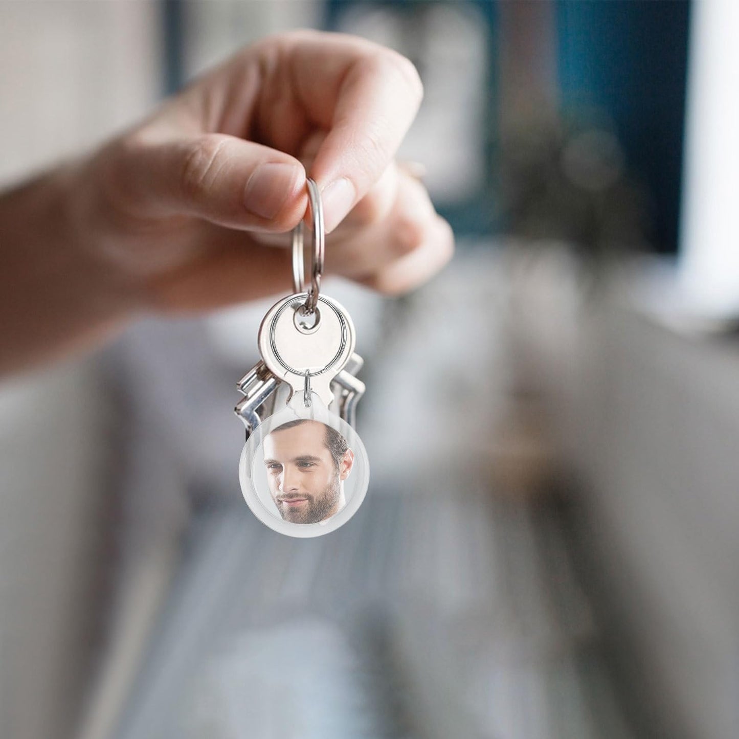 100 Pack Circular Photo Frame Keychain Blanks Clear Acrylic Round Keyring with Picture Insert for DIY Crafts Transparent Split Ring for Memories Artworks and Small Business Supplies