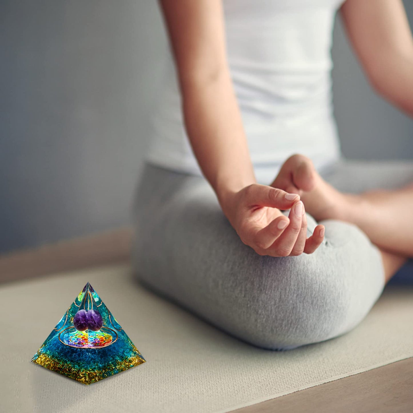 Orgone Pyramid, Amethyst Healing Crystal Pyramid and Orgonite Healing Stones, Protection Crystal Energy Generator for Yoga, Meditation, Stress Reduce