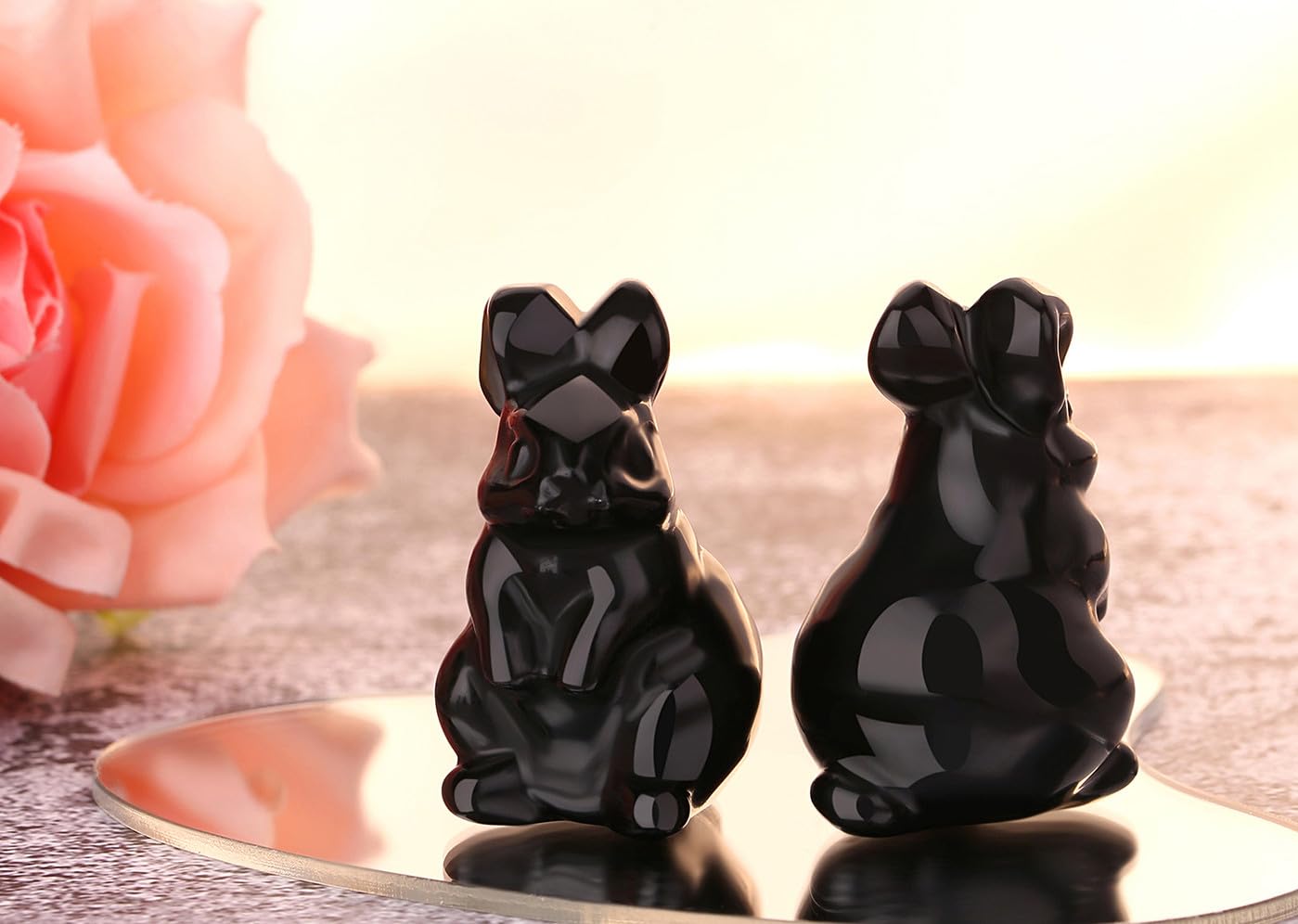 QINJIEJIE 2" Bunny Decor Easter Rabbit Decor Black Obsidian Crystals Rabbit Figurine Healing Stones Carved Statue Gemstones Polished Gem for Spring Easter Home Decor Party Favors