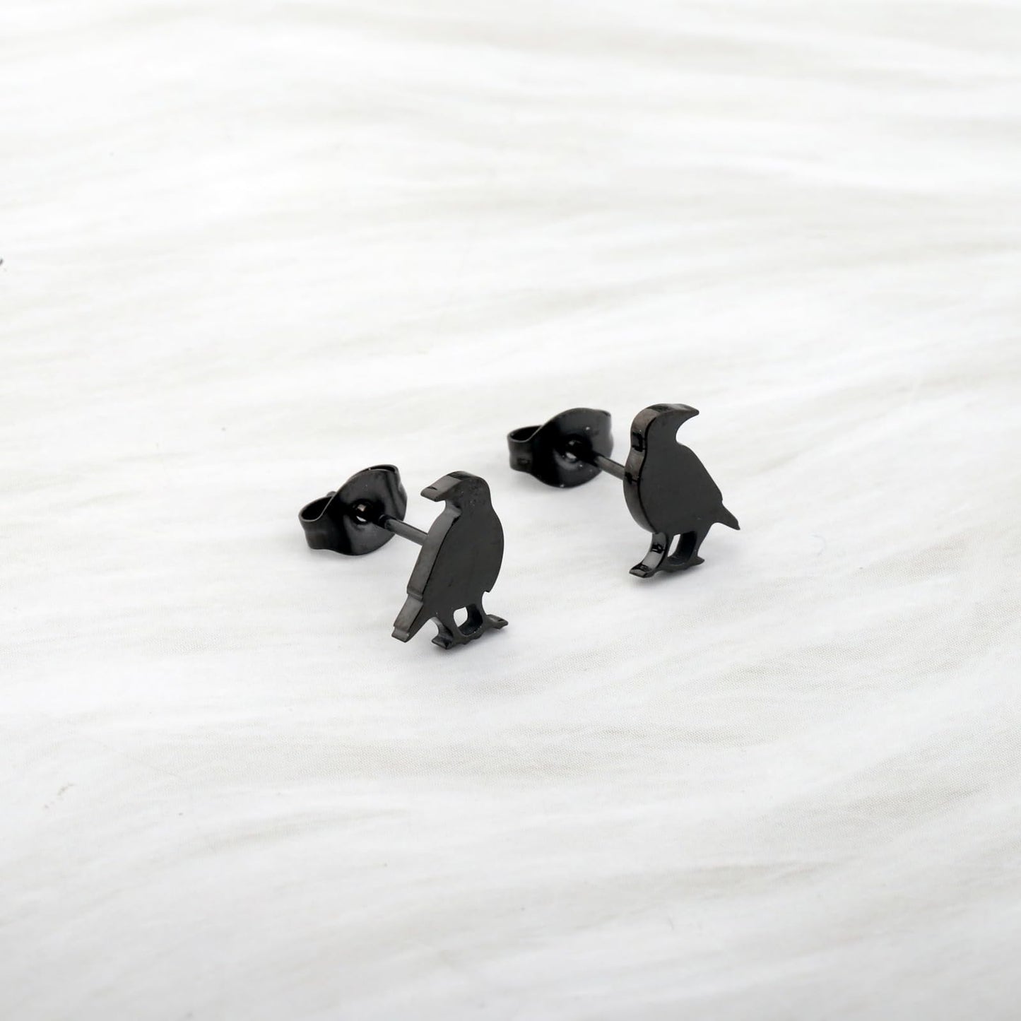 OKEYCH Raven Lover Gift Raven Themed Stud Earrings Who Loves Crow Jewelry Crow Bird Merch (Raven Themed Stud E)