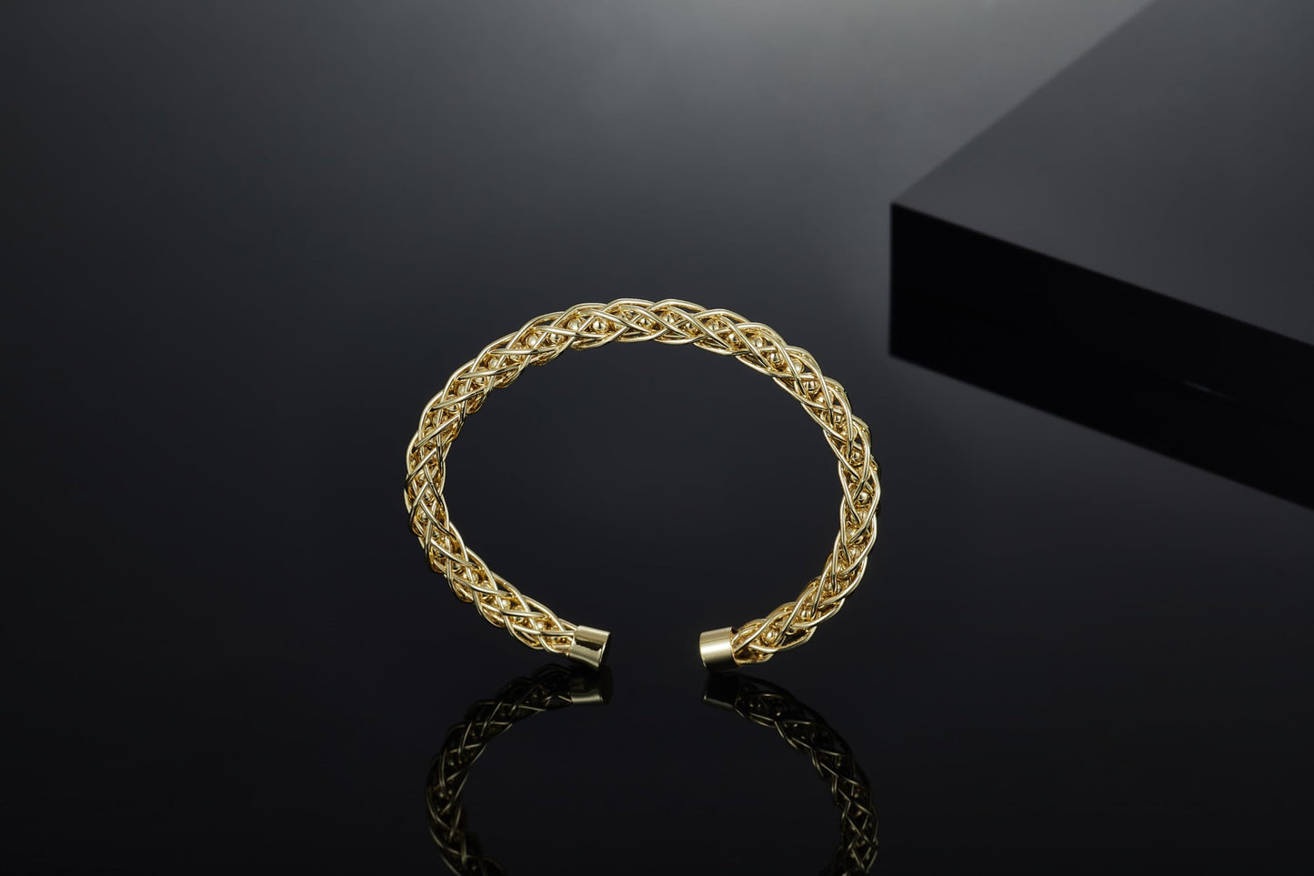 SHINYTE CATALINE Valentine's Day Gift Ideas 14K Gold Plated Chunky Cuff Bracelet For Women,Adjustable Bendable Cuff Bracelets Boho Bangle,Gift for Girlfriend Wife
