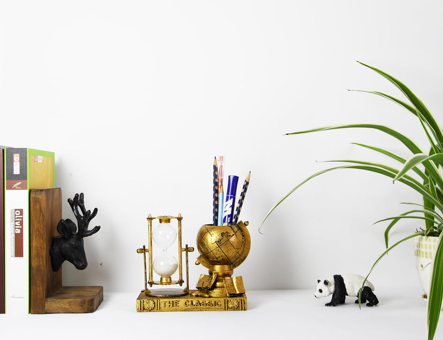 Globe-Themed Pencil Holder with Hourglass, Resin Desktop Organizer for Office & Study, Pen Holder with Sand Timer, Classic Globe Addition Scissors Storage, Artistic Gift for Travel Lovers