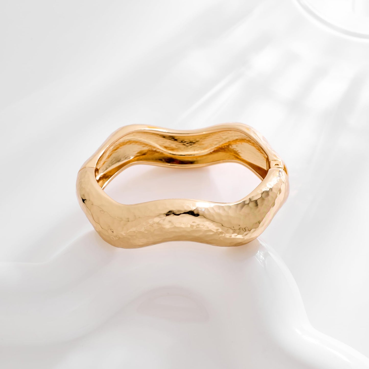 MIJENITI Gold Bangle Bracelets for Women Dainty Chunky Bracelets Vintage Statement Gold Jewelry Hammered Wrist Cuff Bracelet