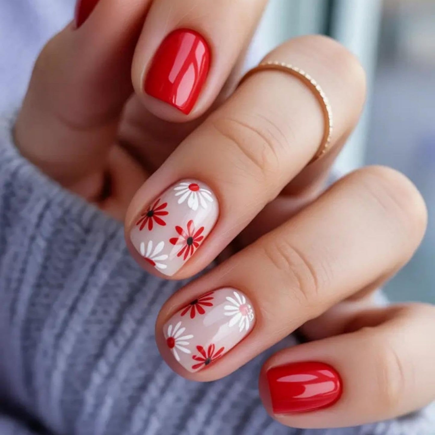 Flower Press on Nails Short Square Fake Nails with Red Floral Design Glossy Red Glue on Nails White Daisy Nails Press ons Reusable Full Cover Spring Summer Acrylic Nails for Women Manicure 24Pcs