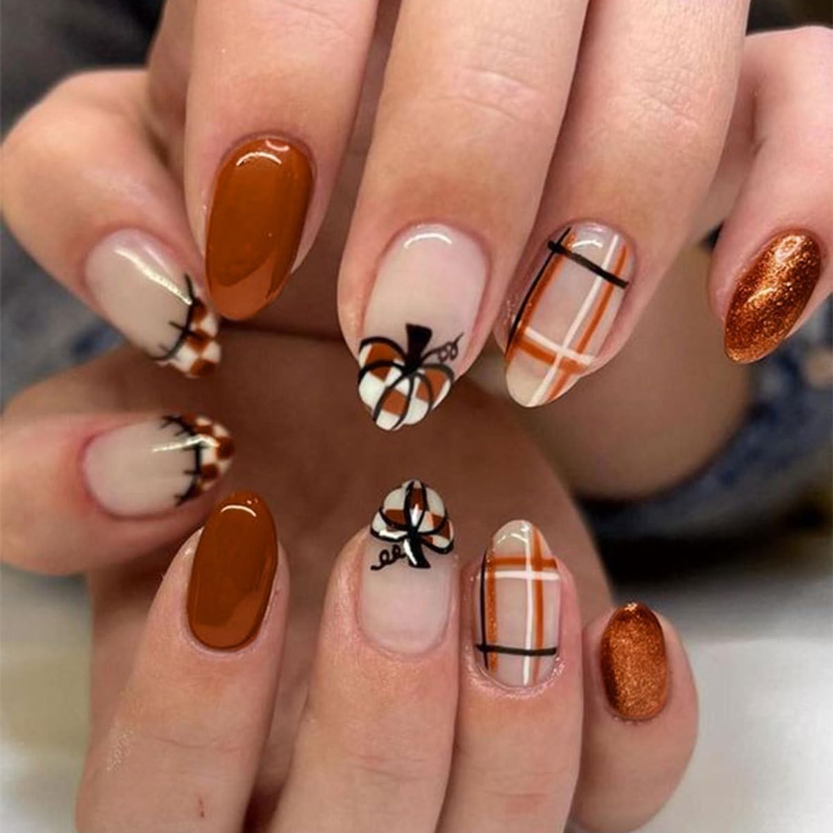 Thanksgiving Pumpkin Press on Nails Medium French Tip Fake Nails with Checkerboard Designs Fall Full Cover Glue on Nails Nude Pink Reusable Autumn Almond False Nails for Women Manicure Kit