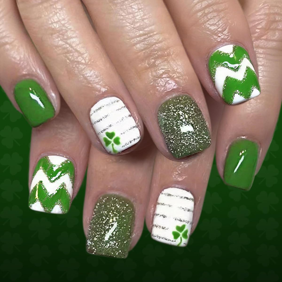 24Pcs St. Patrick's Day Press on Nails Short Square Green Fake Nails with Clover Stripes Designs White Nails Tip Kit Glossy Full Cover Glitter Glue on Nails Reusable Stick on Nails for Women