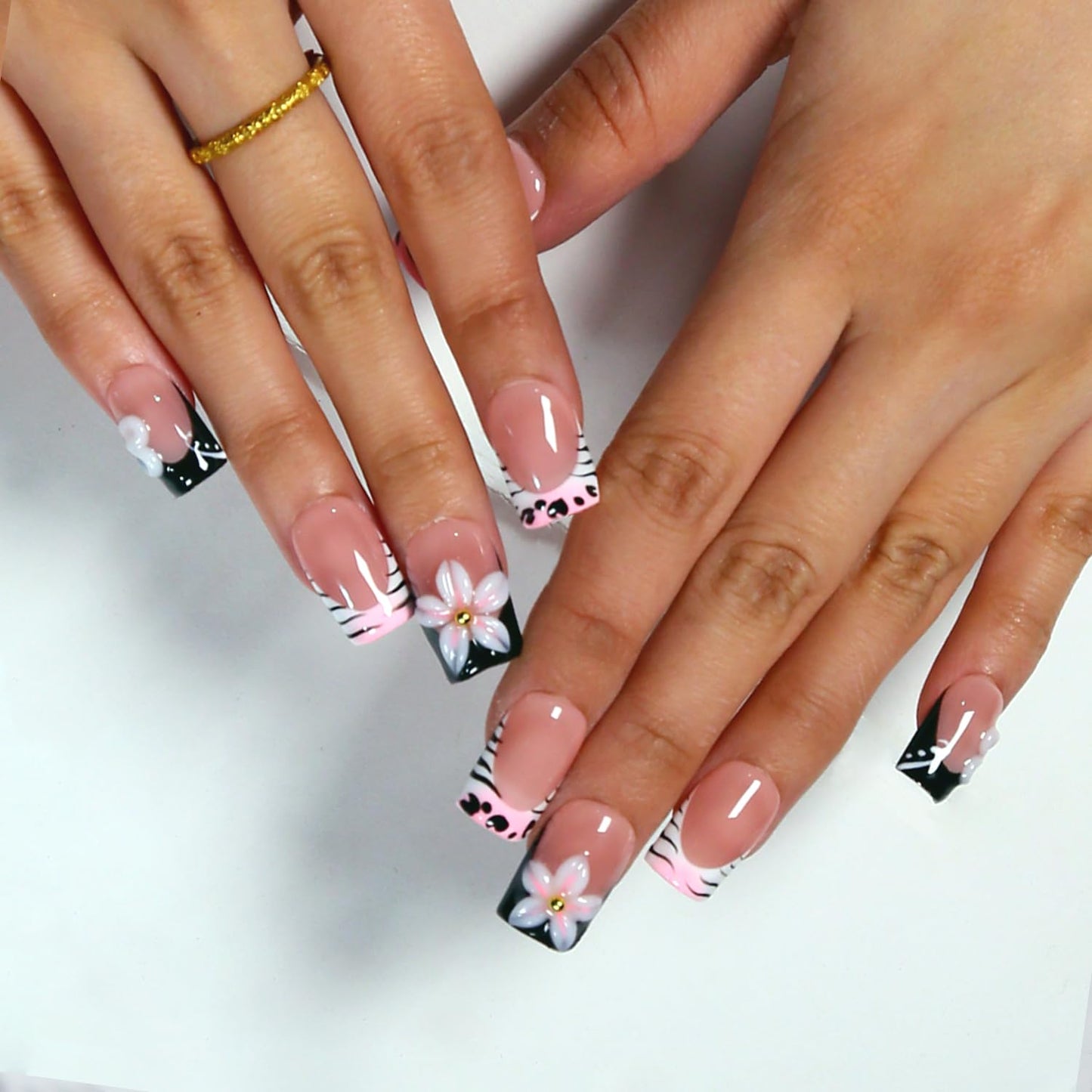 MAGLFELL Press On Nails Handmade Square Fake Nails, Painting Black 3D Stripe and Floral Design, Short Square Acrylic Nails, Reusable Artificial 15 Sizes - 30Pcs Stick On Nails Kit for Women