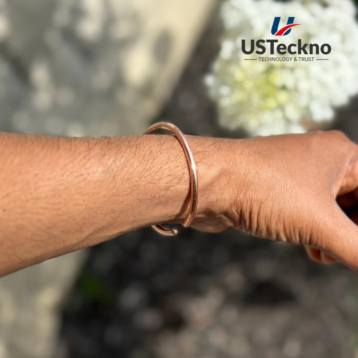 USTeckno Hand Forged 100% Pure Copper Bracelet. Made with Solid High Gauge Copper and Health benefits. Enhance your well-being in style