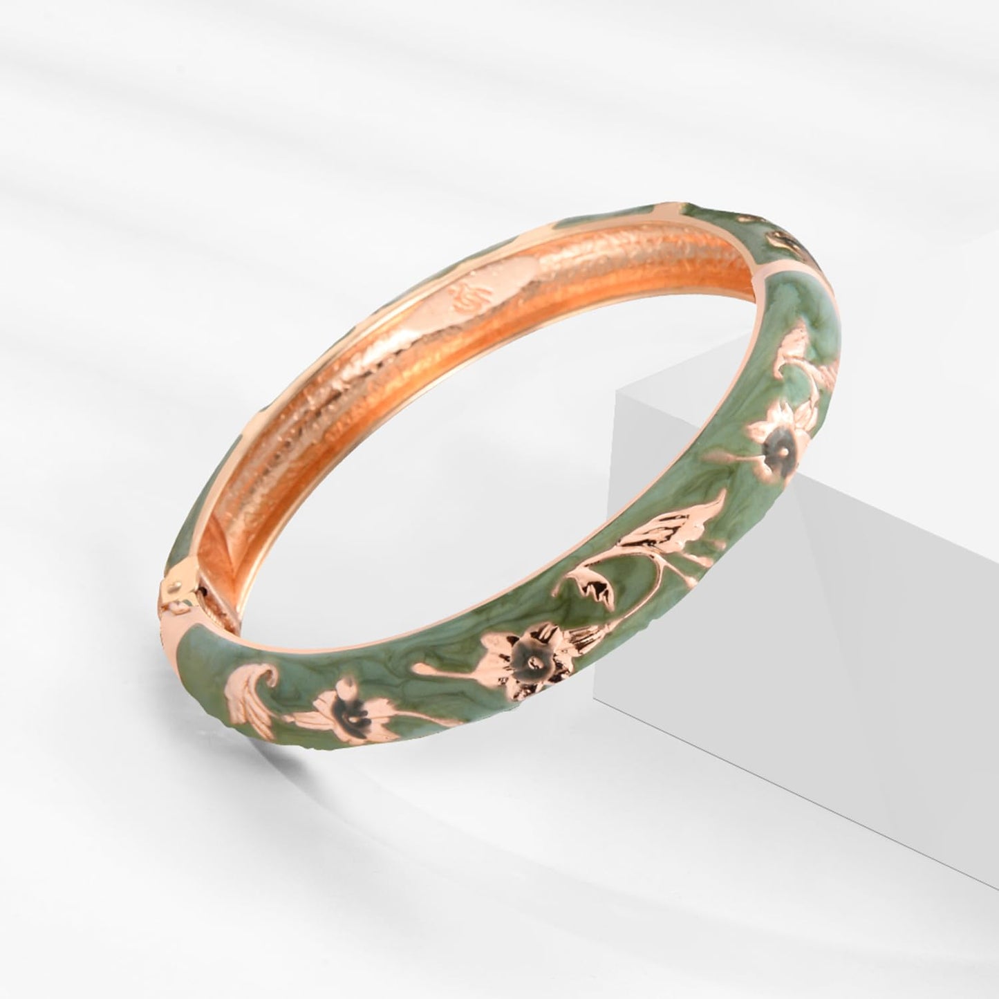 wynameleri Vintage Jewelry Cloisonne Handcrafted Enameled Gorgeous Rhinestone Flower Gold Hinged Cuff Bracelet Bangles Gifts 88A31-55A81 green