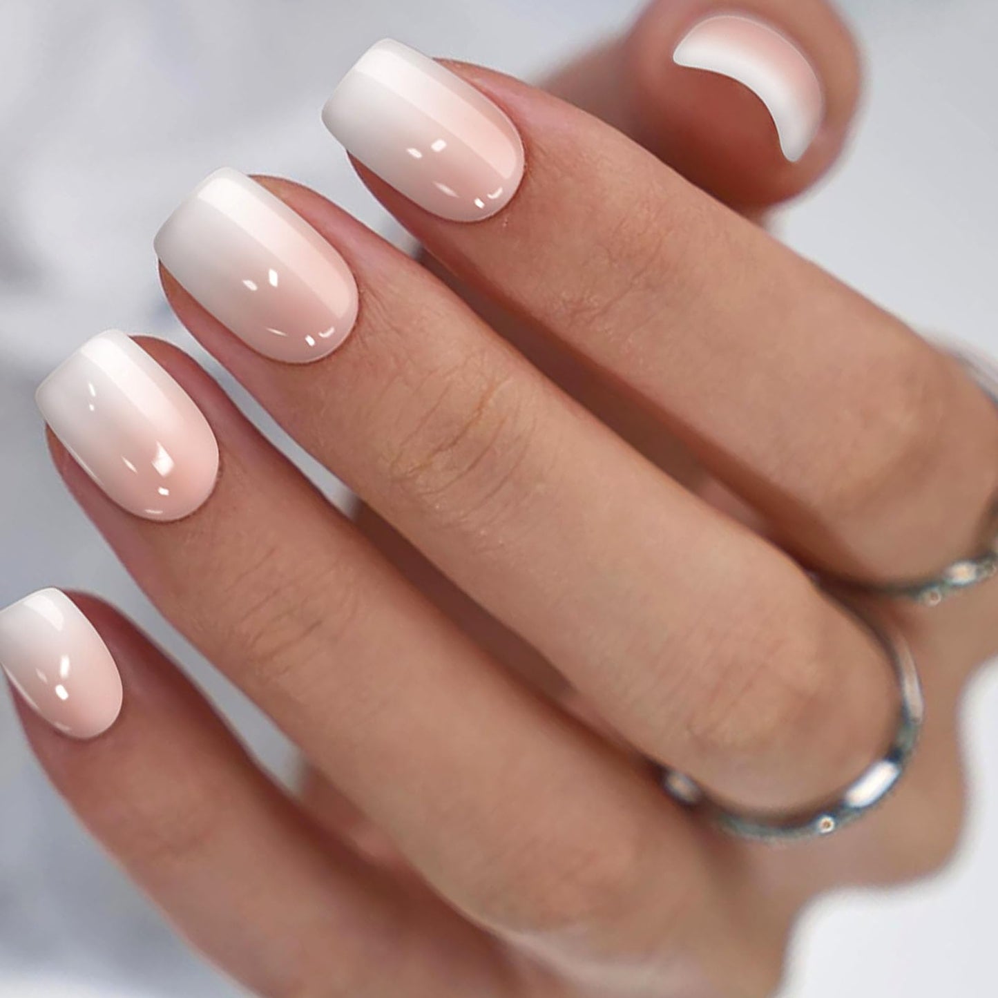 Square Short Press on Nails for Women 24Pcs White Ombre Glue on Nail Artificial Acrylic Manicure Set with Gradation Designs Nude Glossy False Nail Kit, Gift for Nails Lovers