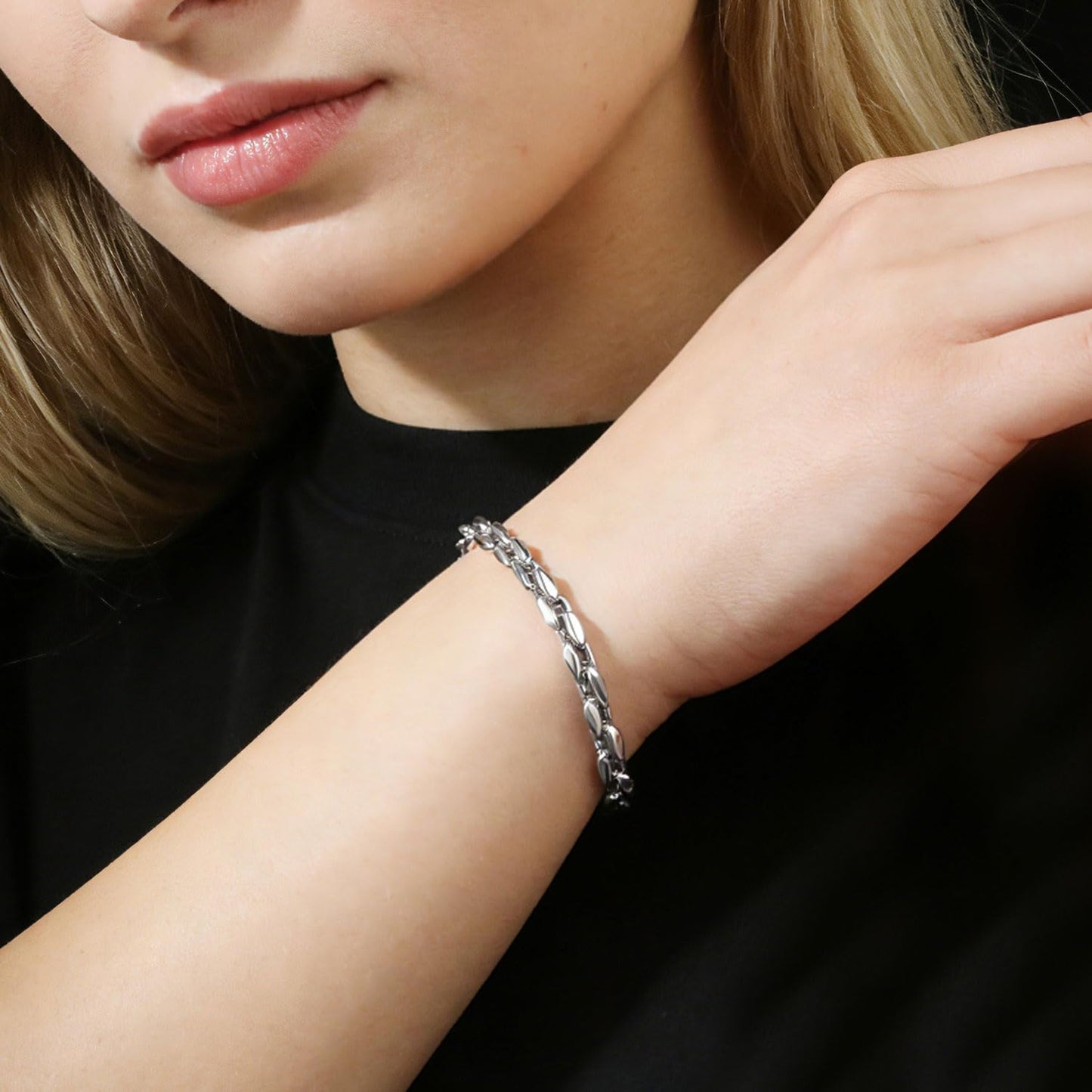 AIAINAGI Silver Link Chain Bracelets for Women Men 7mm Stainless Steel Paperclip Bracelets Rectangle Solid Chunky Chain 7/7.8/8.3Inches Unisex Wrist Jewelry Gift for Mother(7inch)