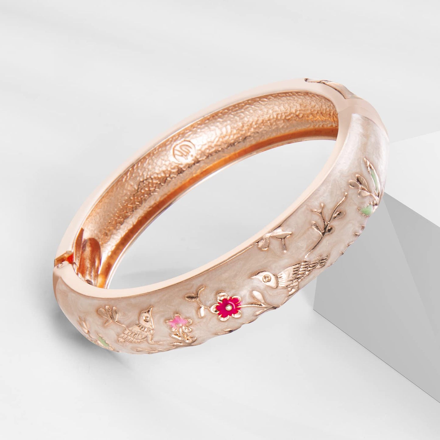 UJOY Colors Handcraft Jewelry Cloisonne Bracelet Enamel Bird Spring Hinged Womens Bangles Gifts Box 55C49-55A18 Cream and White