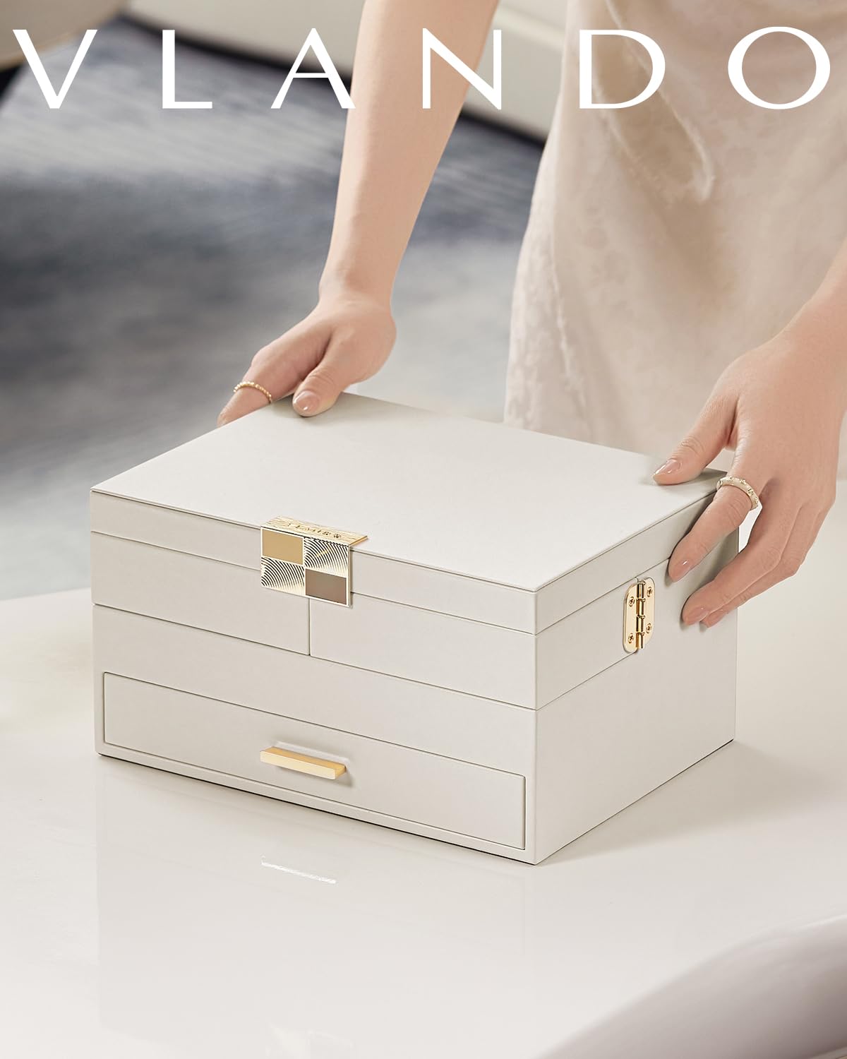 VLANDO 3 Layer Jewelry Box - Women Jewelry Box with Retractable Tray - Jewelry Organizers with Drawer for Necklaces, Rings, Bracelets, Earrings, Valentines Gift for Mom Girls - Cloud White