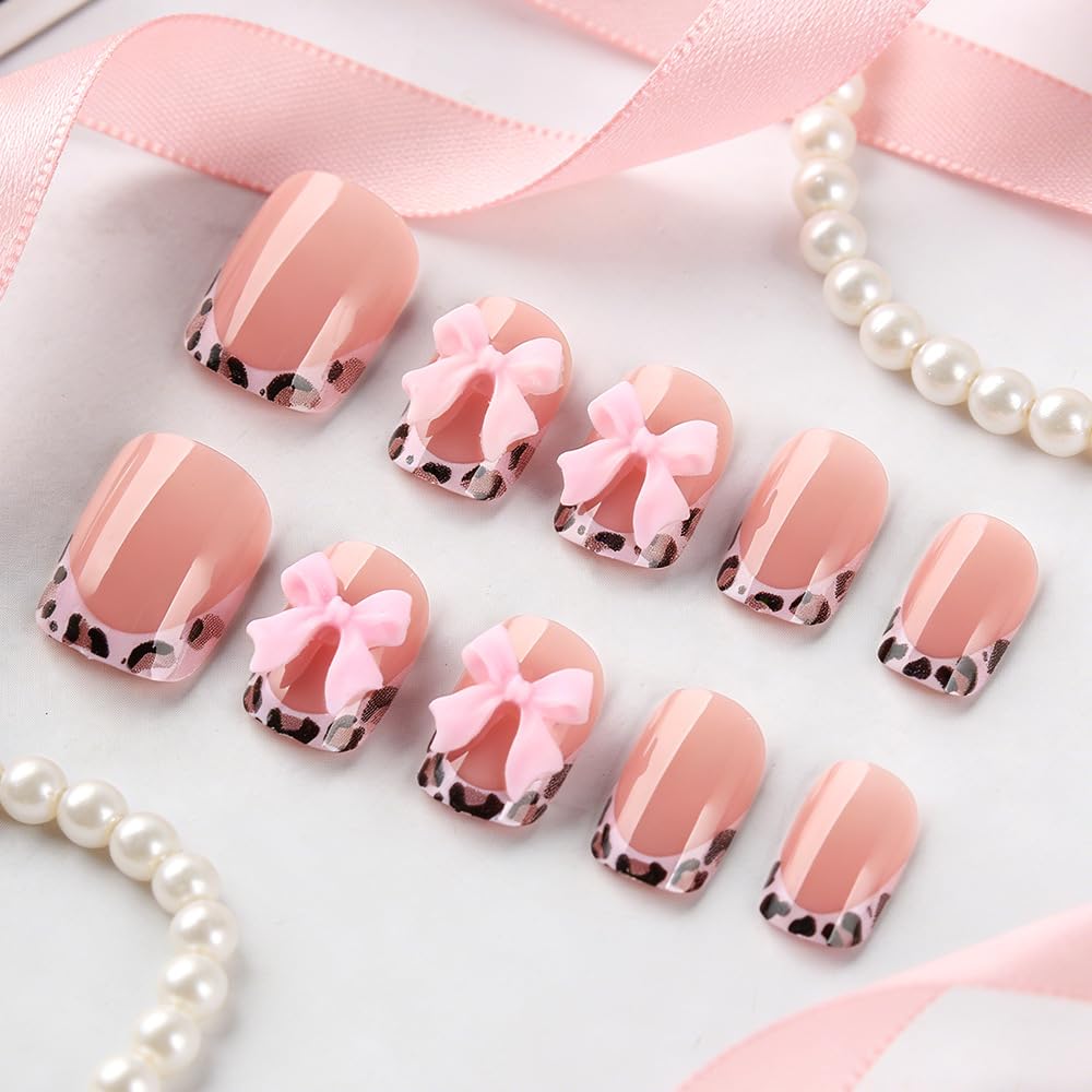 French Tip Press on Nails Short Square Fake Nails Leopard French False Nails Tips Bow Charms Glue on Nails Cute Full Cover Acrylic Nails for Women Manicure Nail Decoration 24Pcs