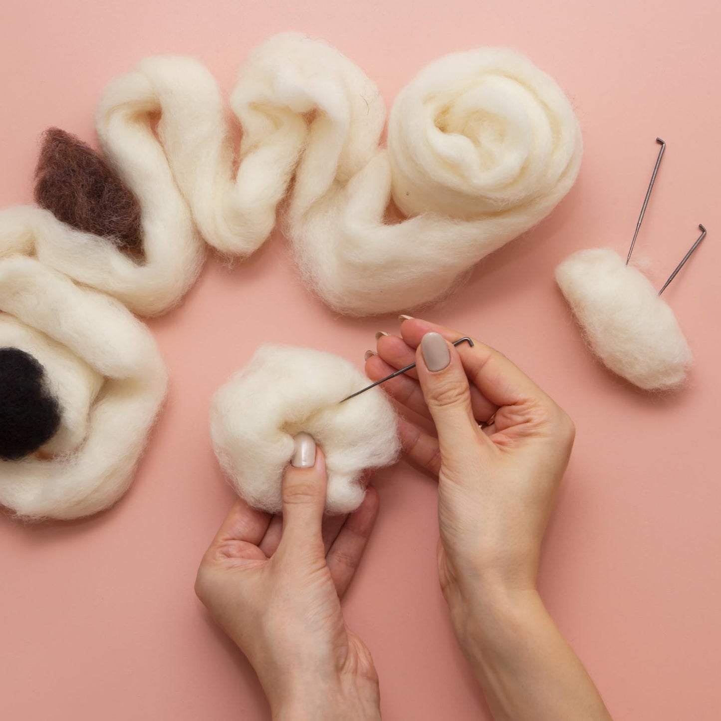 MECCANIXITY Wool Roving Yarn Soft Felting Wool 120g/4.23oz Pure Chunky Roving Yarn for Needle Felting Knitting Blanket Spinning Weaving Art DIY Craft White