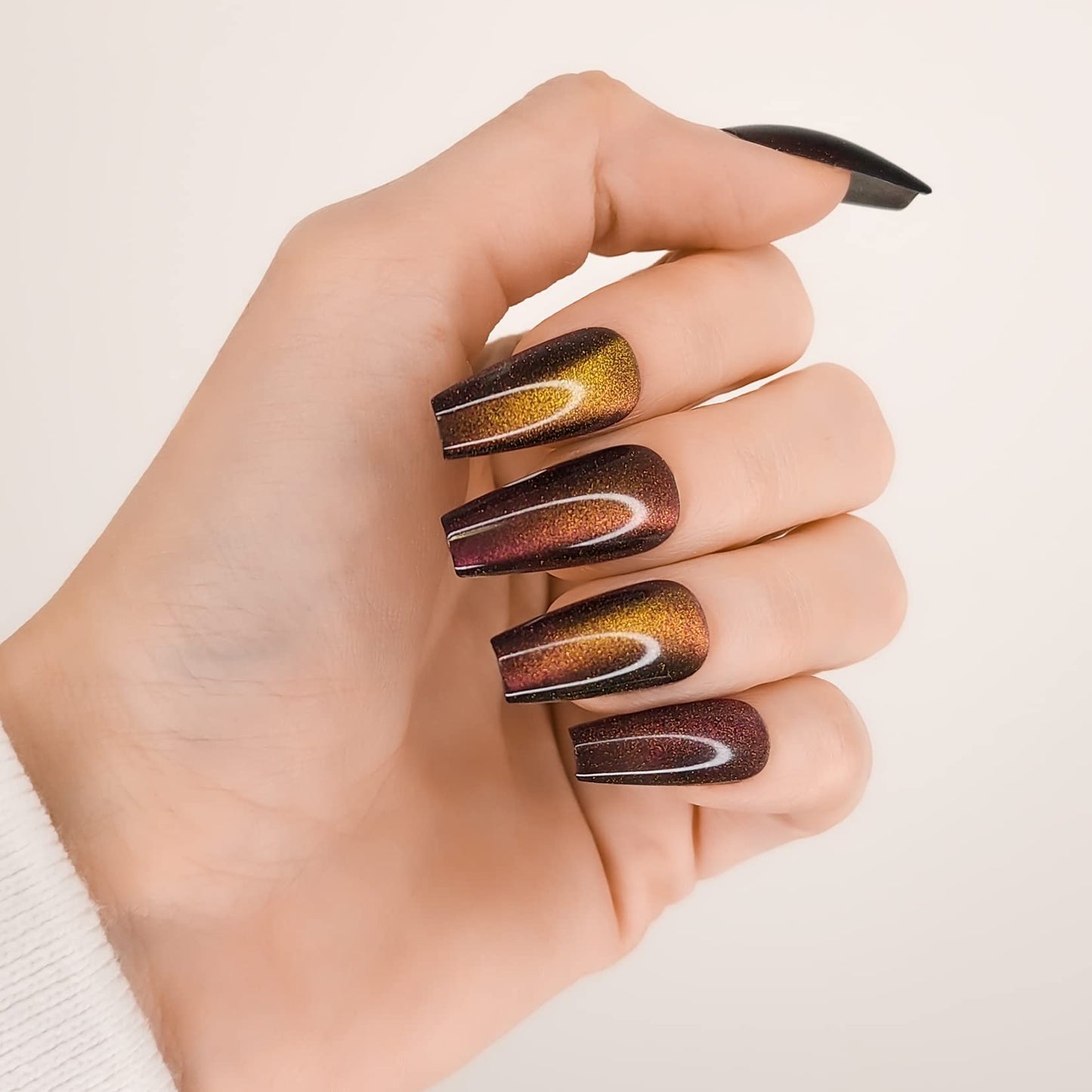 Hypnaughty 24 Pcs Galaxy Cat Eye Effect Magenta Color Changing Glossy And Sparkly Coffin Long Press On Nails With Nail Kit And Glue (Galaxy Cat Eye)