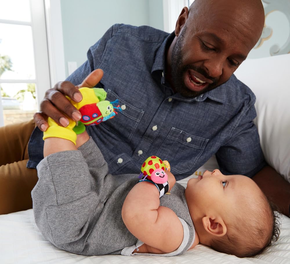 Lamaze Gardenbug - Baby Foot Finder Socks & Wrist Rattle Set - Sensory Development Toys - Newborn Baby Essentials