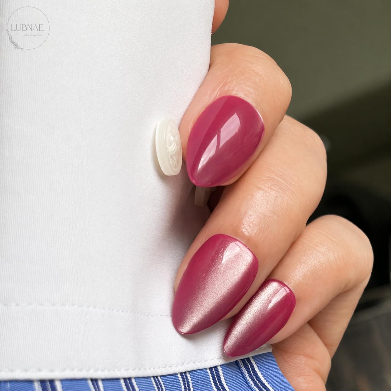 Lubnae - Designed in PARIS. Luxury Collection Press-On Nails – Collection – 30 Reusable Nails with Glue – Almond Short – Salon Quality at Home (Elegant Cat Eye)