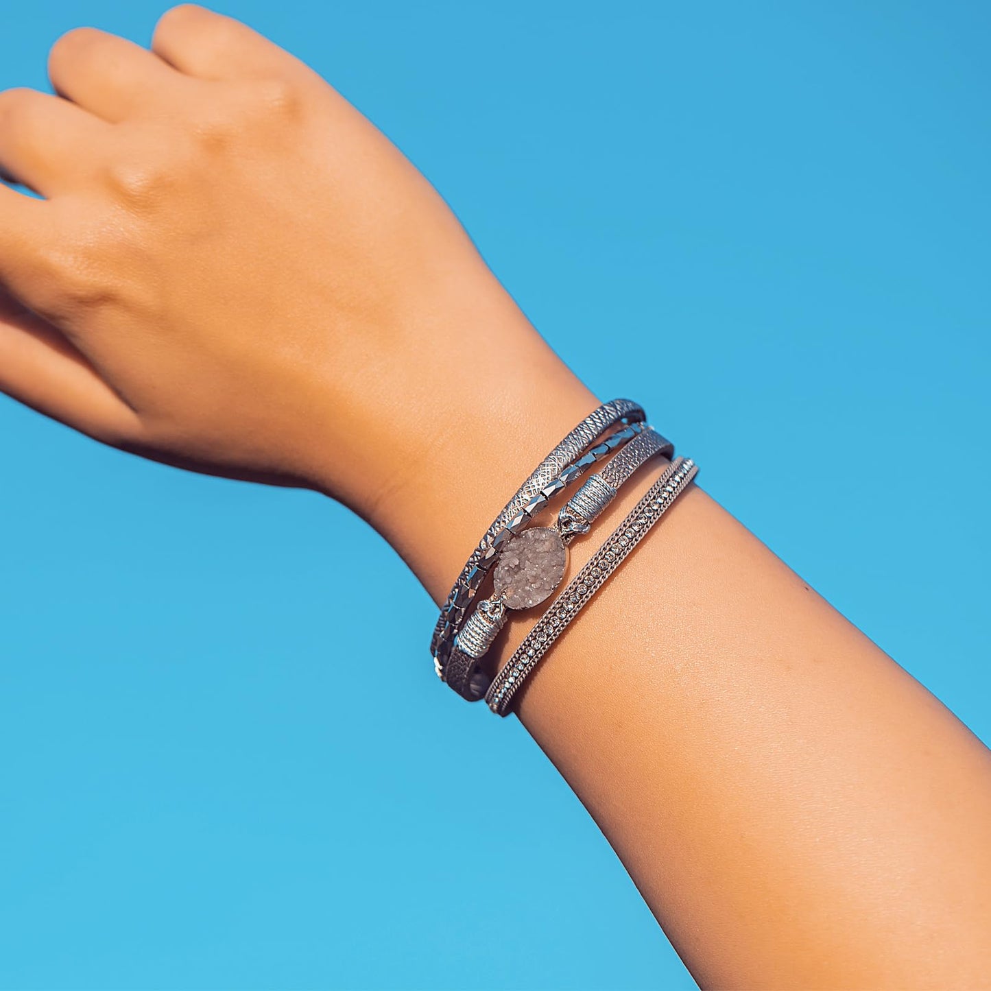FANCY SHINY Boho Leather Wrap Bracelet Stackable Chunky Crystal Cuff Bracelets with Magnetic Clasp Cowboy Cowgirl Western Summer Beach Outfits Jewelry Gifts for Women (7.7", Grey)