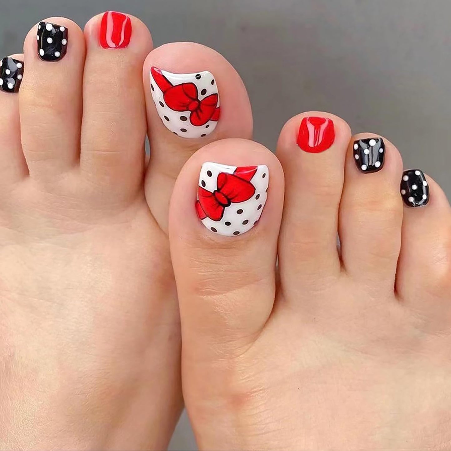 Vezocim Press on Toenails with Red Bow Designs, 24Pcs Artificial Short Black Fake Nails for Toe, Glossy Full Cover Foot Acrylic False Nails, Press ons Toenails with Charm for Women Girls