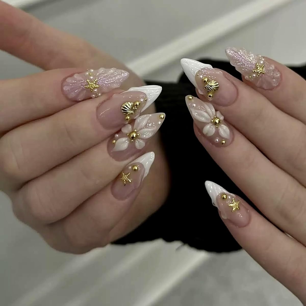 CTTHNBD Medium Press on Nails Almond - French Tip Fake Nails with Shell Star Design - Summer, Flower False Nails Press ons - for Women 24 Pcs