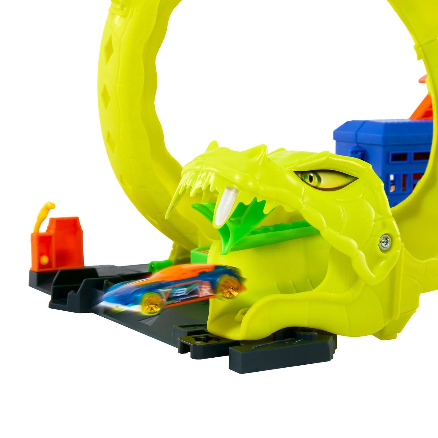 Hot Wheels Toy Car Track Set, Snake Gas Station Playset with 1:64 Scale Die-Cast Vehicle, 2 Ways to Play, Corkscrew Loop & Speed Snap Track