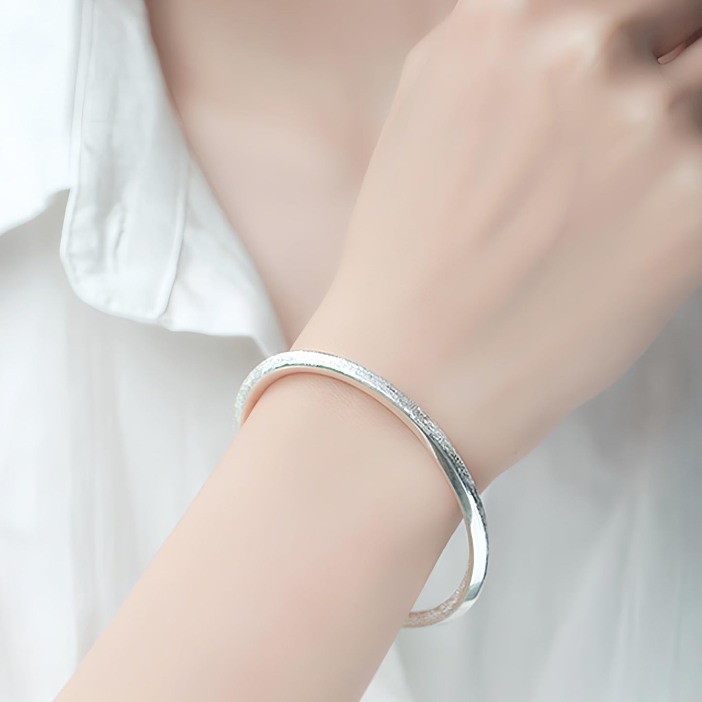 925 Silver Mobius Bangle Bracelets For Women Shiny Frosted Bracelets Adjustable Open Cuff Bangle For Women Exquisite Wrap Bangle Bracelets Jewelry Gifts for Birthday & Christmas