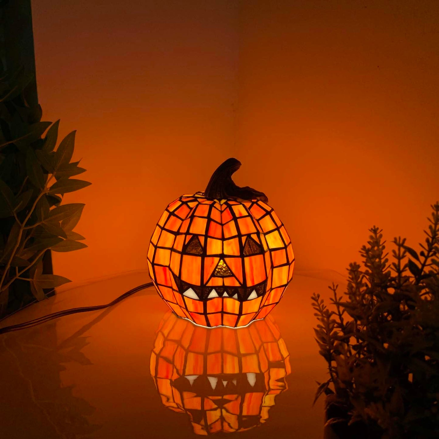 Bieye L10927 Carved Pumpkin Tiffany Style Stained Glass Accent Table Lamp for Halloween Decor