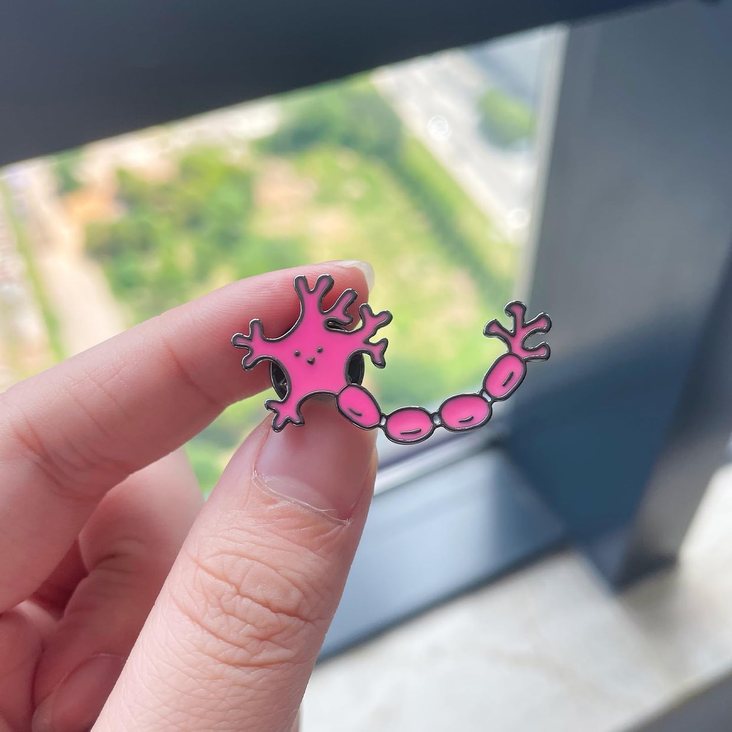Dr's gift Cute Neuron Cell Enamel Brooch Animated Nucleus Pin Backpack Lapel Badge Accessories Jewelry for Doctors Brain Researchers Med Students