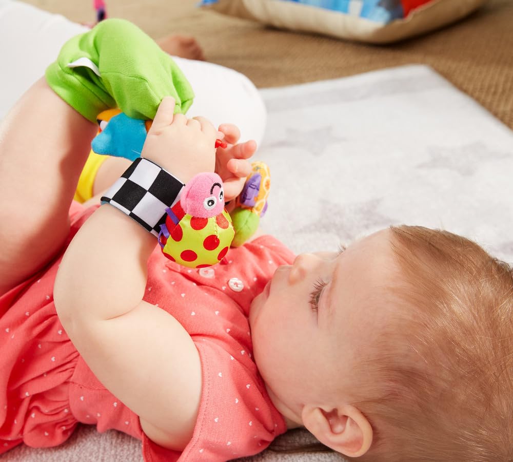 Lamaze Gardenbug - Baby Foot Finder Socks & Wrist Rattle Set - Sensory Development Toys - Newborn Baby Essentials