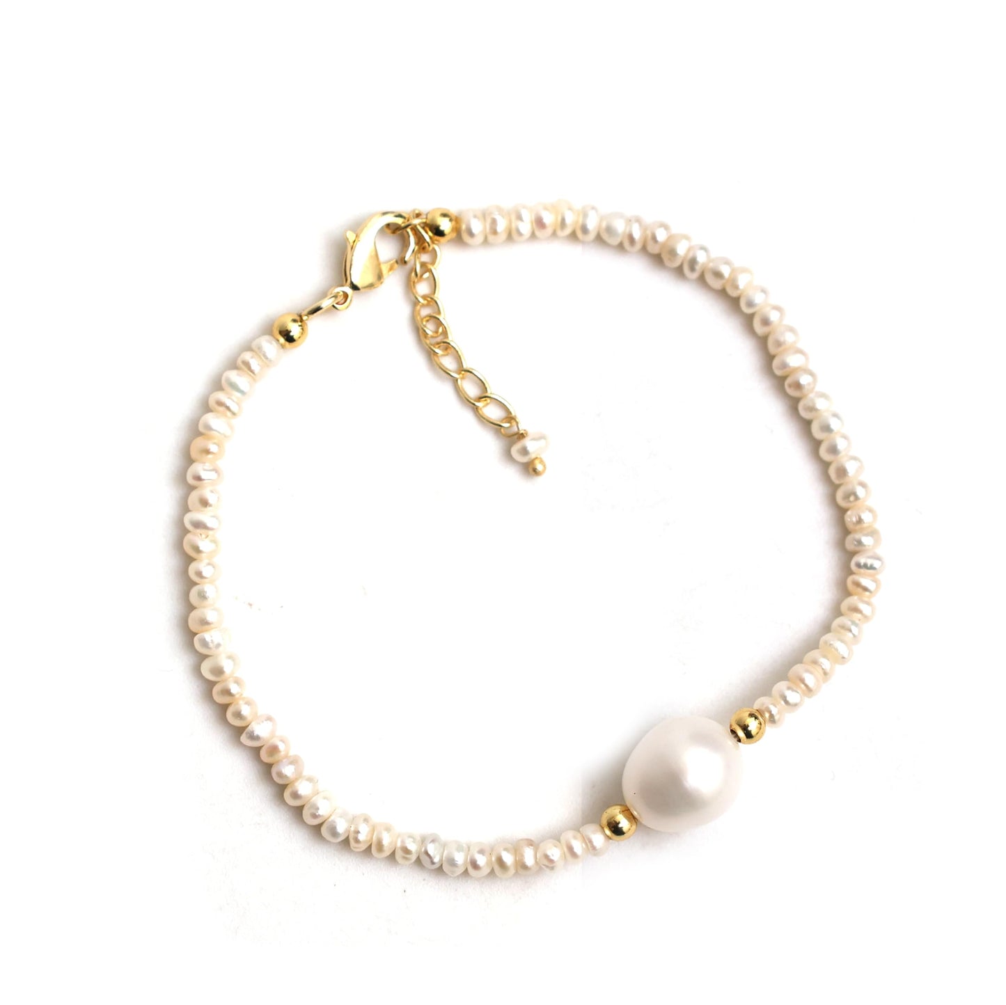 Gempires Handmade Freshwater Pearl Bracelet for Women 14k Gold-Plated Beaded Jewelry Dainty Stackable Boho Bracelet June Birthstone Gift Hypoallergenic Elegant Pearl Bracelet