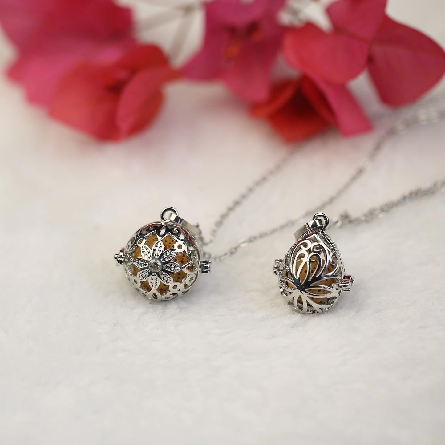 2 PCS Aromatherapy Essential Oil Diffuser Necklace Hollow Ball and Colored Lava Stone Pendant Necklace for Women