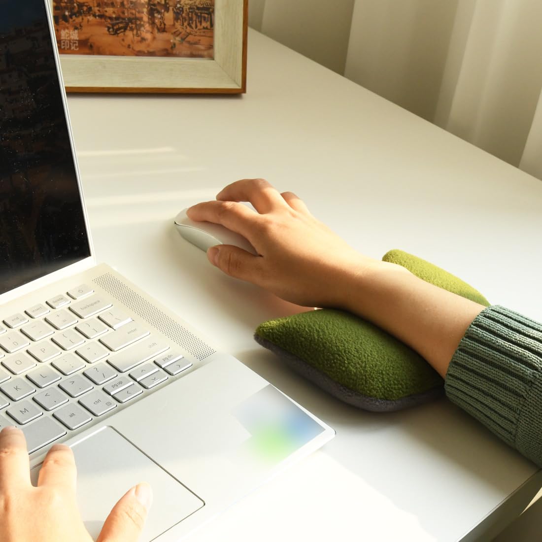 Large Mouse Wrist Rest Bean Bag, Ergonomic Mouse Support Pad Filled Ergo Beads for Computer, Laptop, PC Gaming (Green)