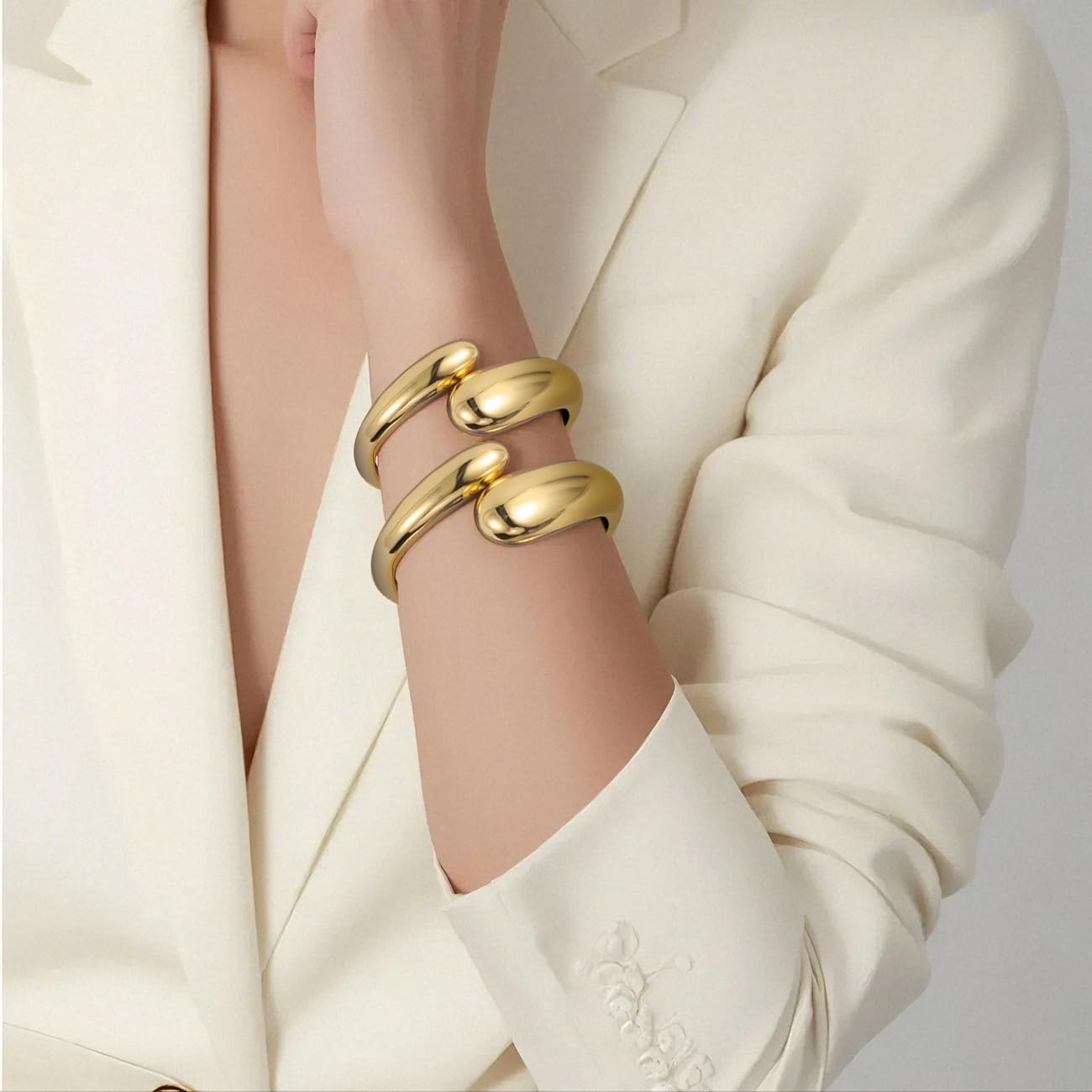 Emibele Gold Bangle Cuff Bracelet Stack, Chunky 18K Gold Plated Teardrop Hinged Thick Bangle Bracelet Set, Non Tarnish Gold Bracelets for Women, 2 Pack, Gold