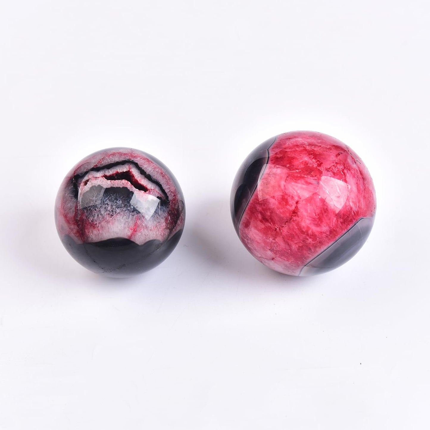 JIC Gem Large Black Red Onyx Agate Crystal Sphere Quartz Crystal Ball with Stand Healing Ornament Witchcraft Meditation Decor(80-90mm)