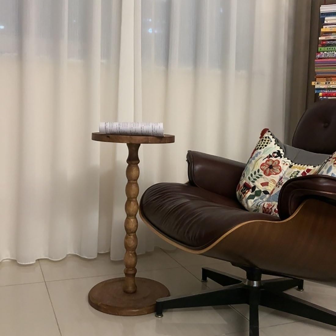 ZNKJYSZQ Solid Wood Small Side Table, 24cm Round Mini End Table for Small Spaces, Mid Century Vintage Night Stands with Pedestal Base, Plant Stand Nightstand Accent Table(Brown)