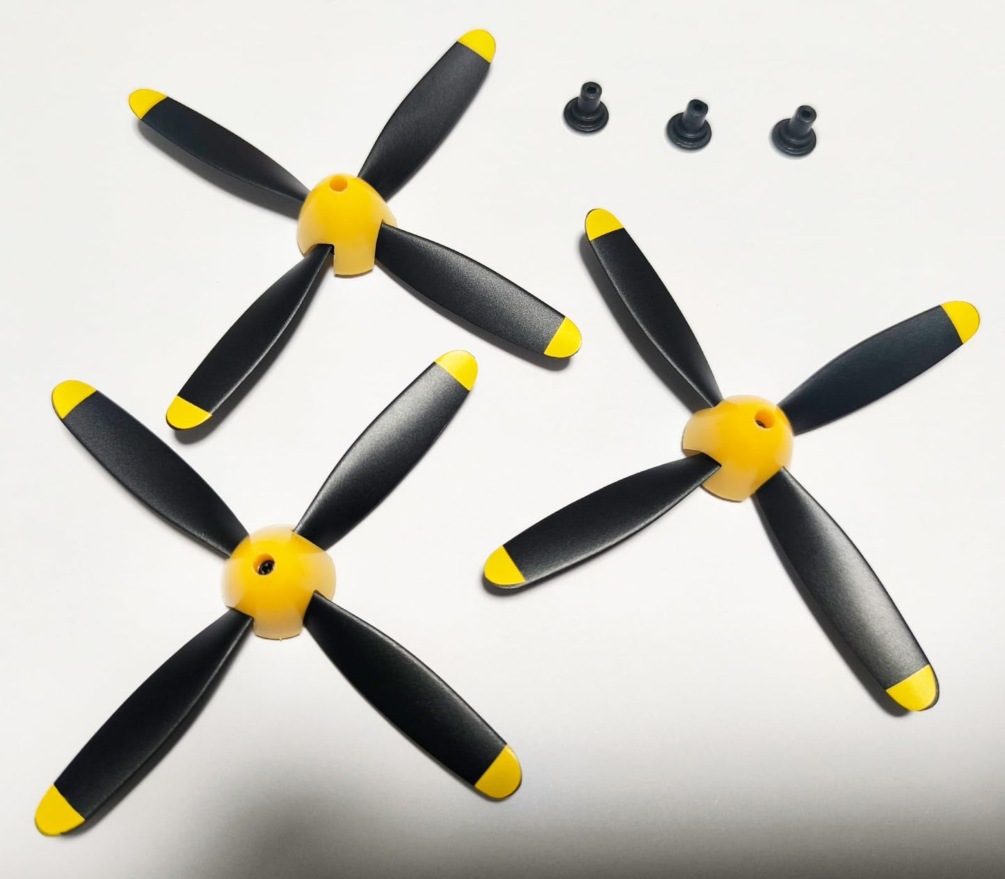 Moonzeamus 3 Sets Rc Plane 4-Blade Propeller with Propeller Savers and 3 Adapters for VOLANTEXRC 761-11 761-12 761-13 P40 BF109 P51 F4U T28 Spitfire Airplane New Version