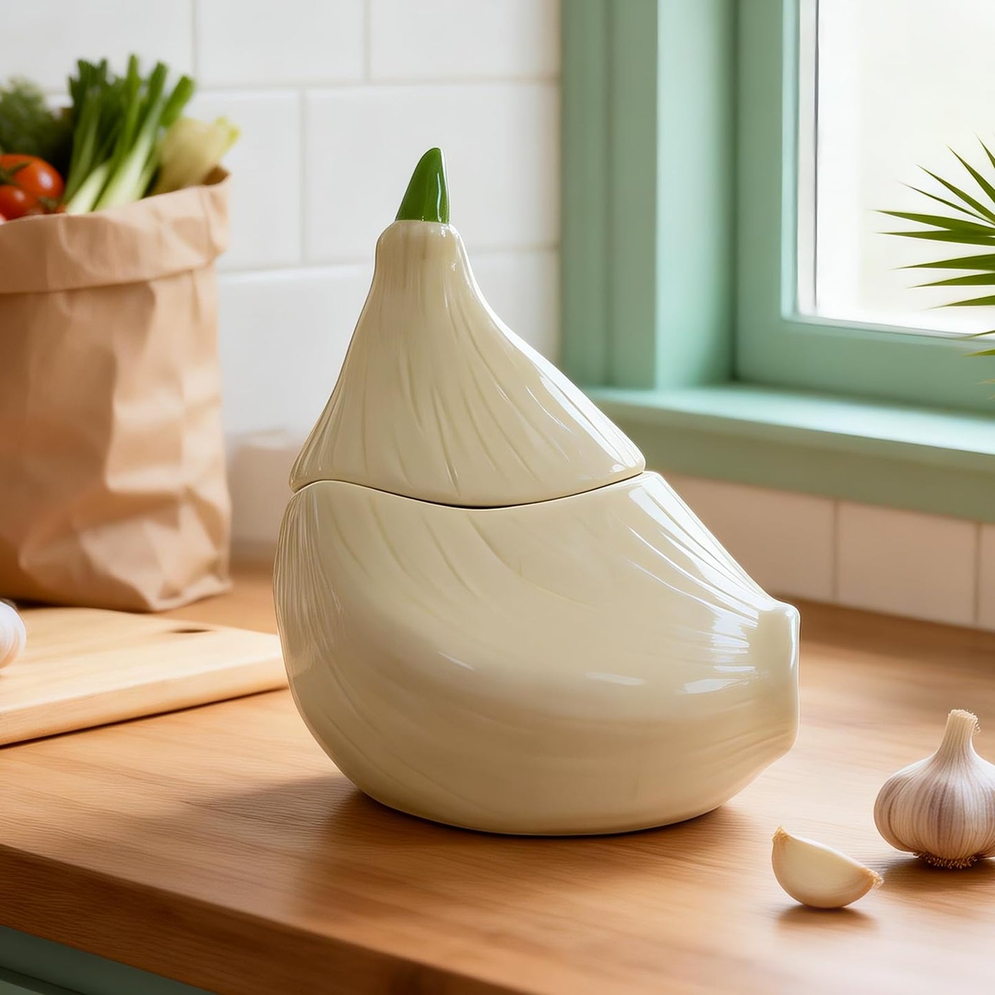 Yohsnor Garlic Keeper for Counter - Stylish Ceramic Garlic Storage Container with Lid, Large Capacity for Fresh Garlic, Peppers, Ginger & Star Anise - Perfect Kitchen Decor & Gift Idea