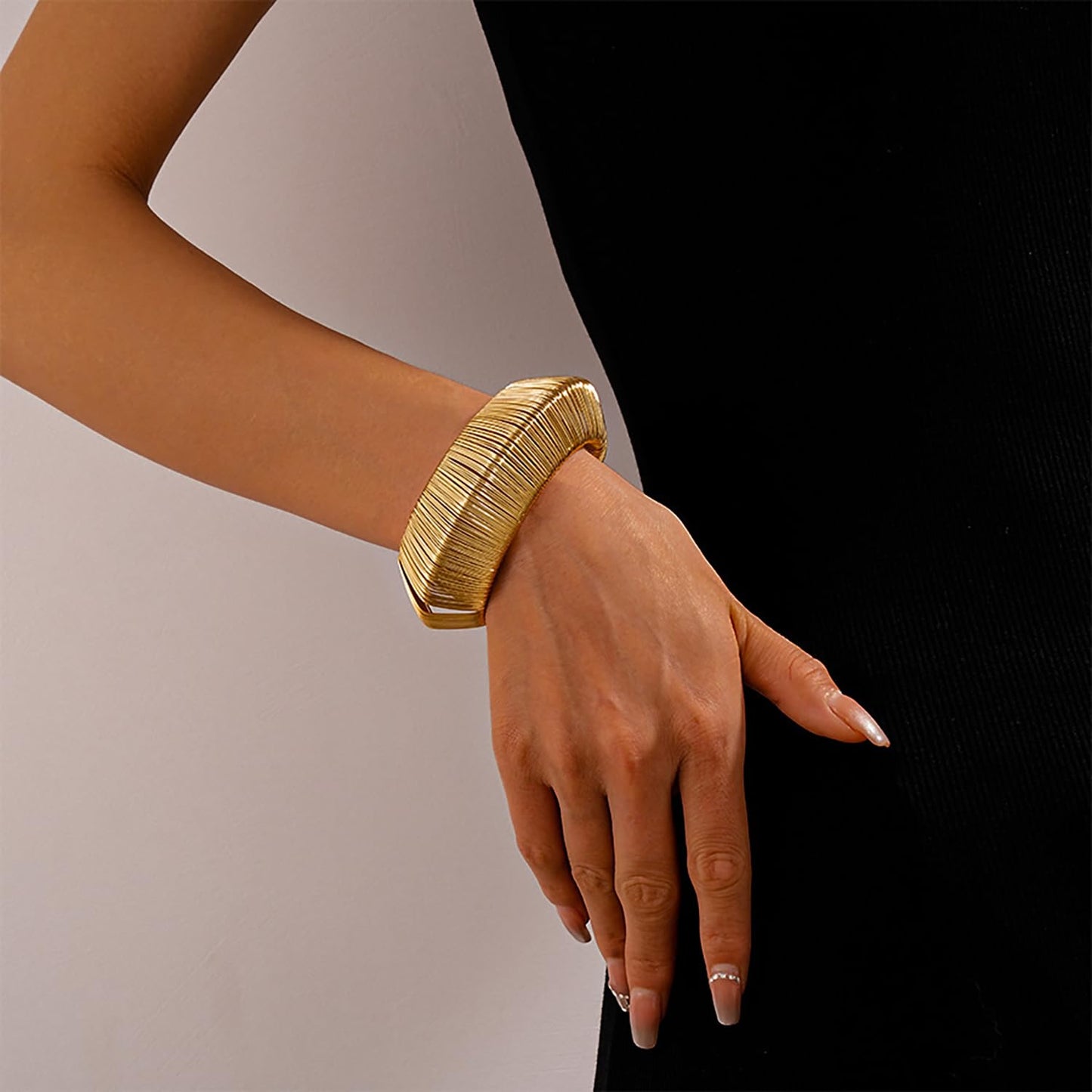 MOEEIJEW Chunky Gold Bangle Bracelets for Women Cuffs Bracelets Wide Hammered Bangle Statement Jewelry (Gold A)